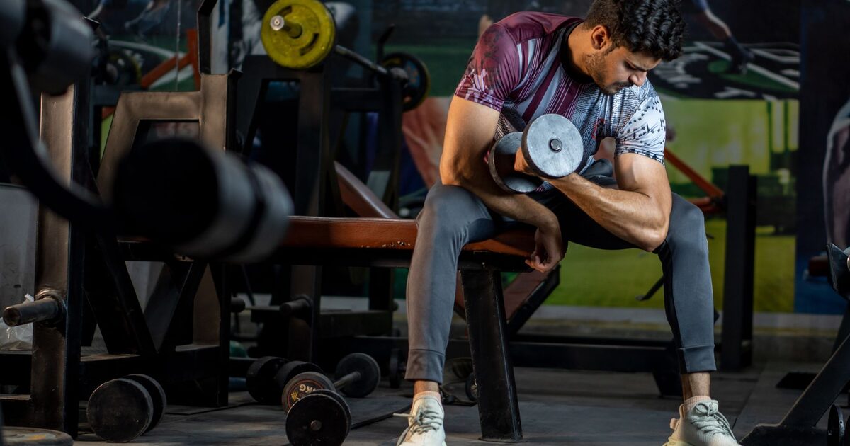 Bicep Curl Mistakes That Kill Your Gains